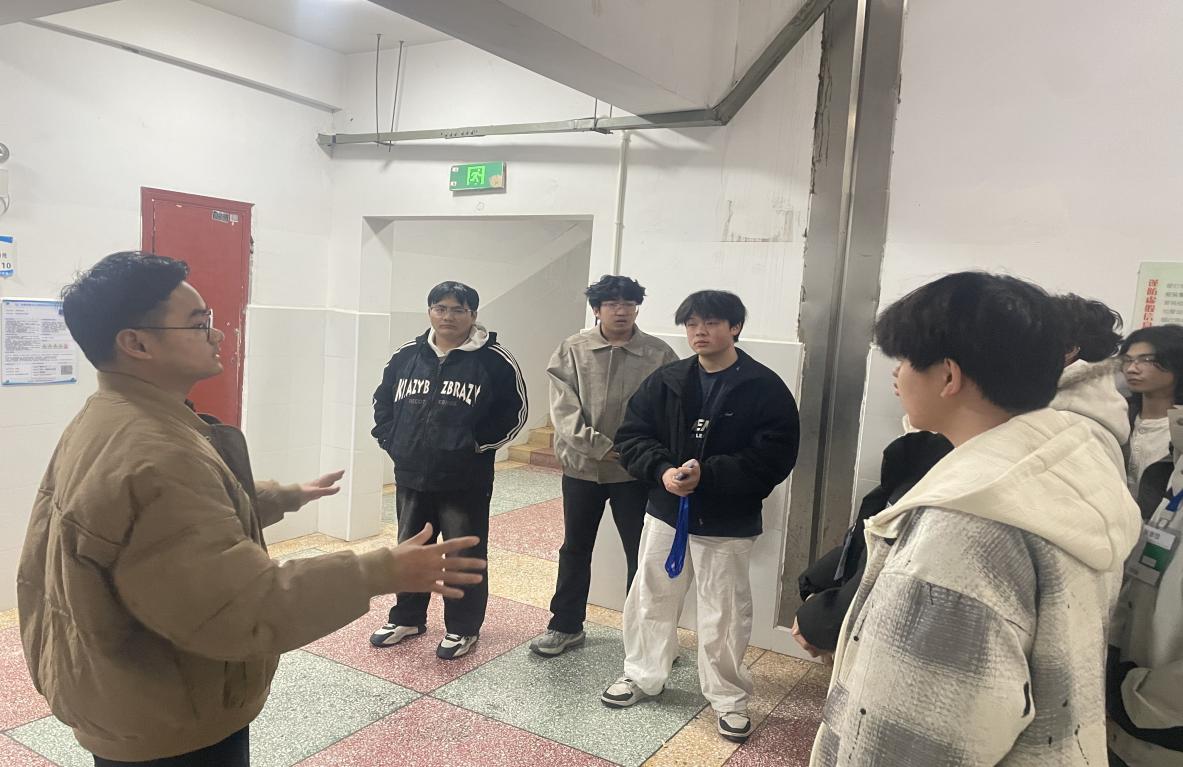 3994b5951d13a2d3927843c3ce1eac71