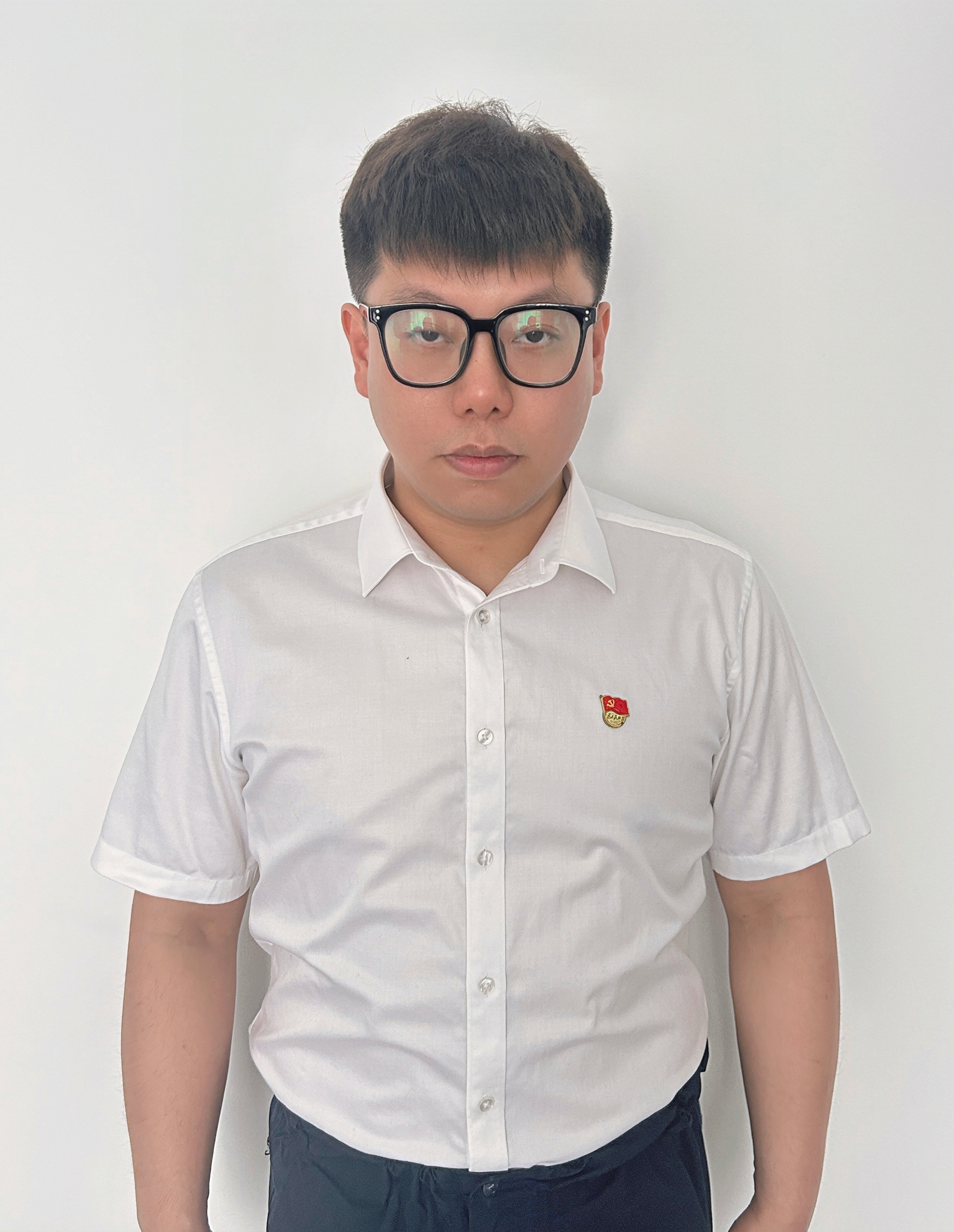 个人彩照.png