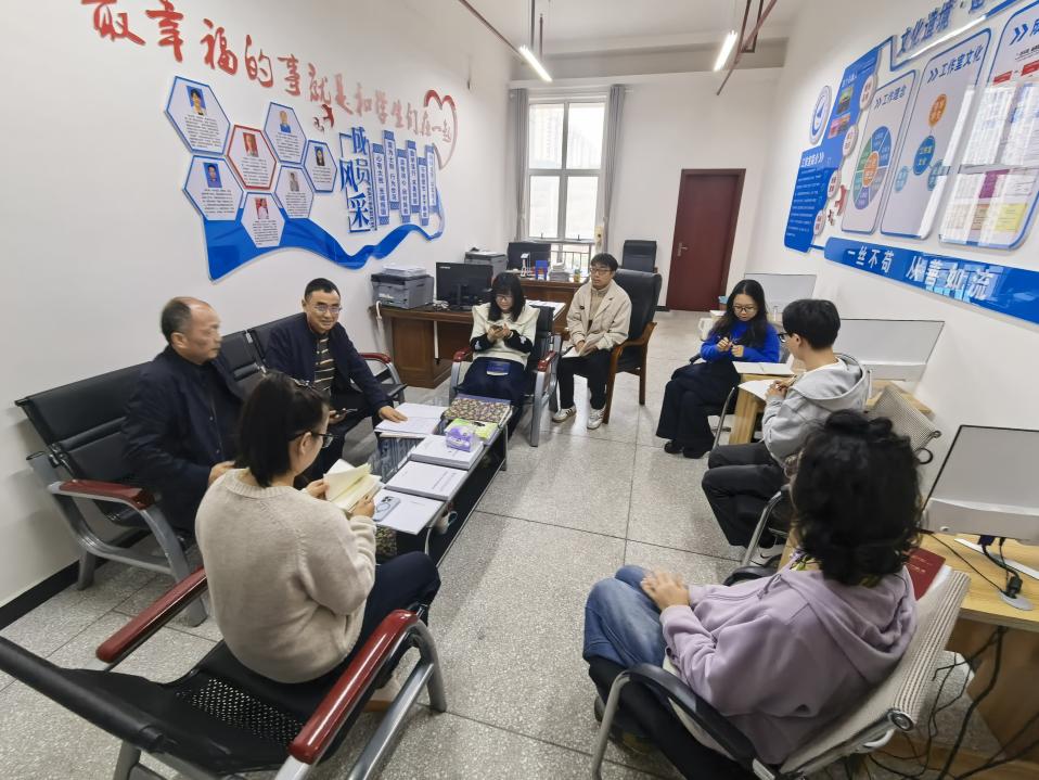 房间里的一群小孩&#xA;&#xA;描述已自动生成