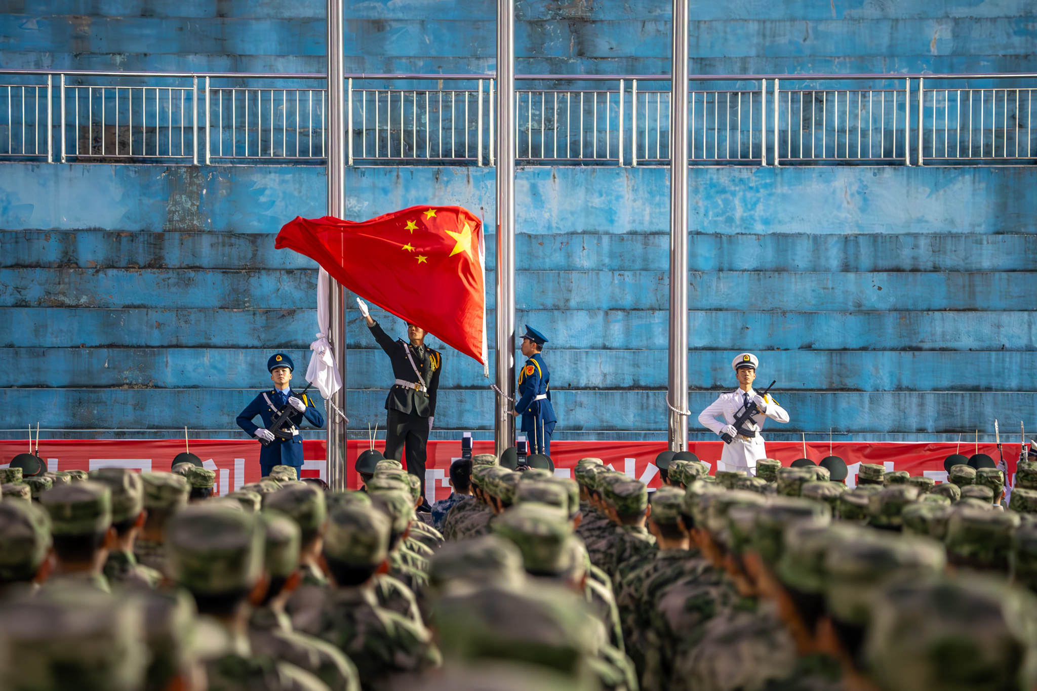 学校开展国家宪法日晨读活动