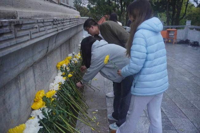 2fa5c429824b82afea0866cdc893c075