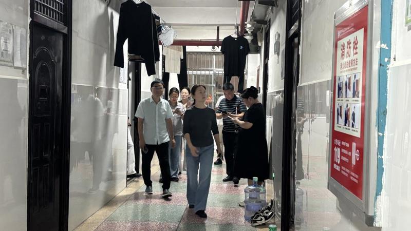 学校开展宿舍安全风险排查整治工作