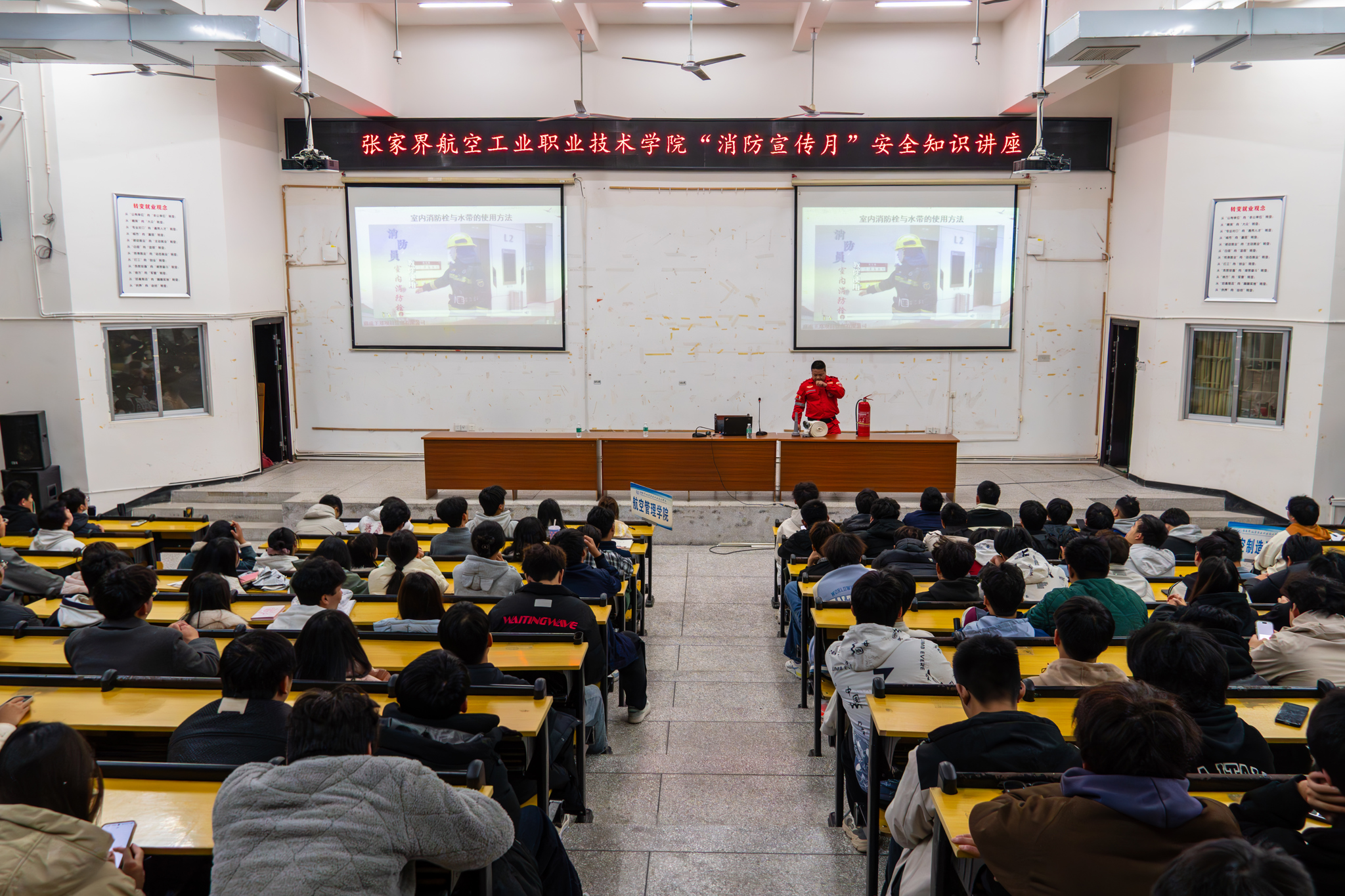 341194b9b0b46b9ba7c296f84229a42f